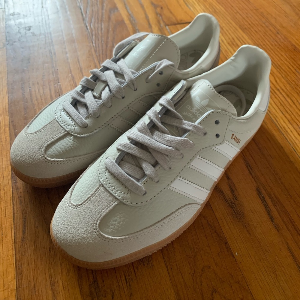 Beige Adidas Samba Women’s 6.5